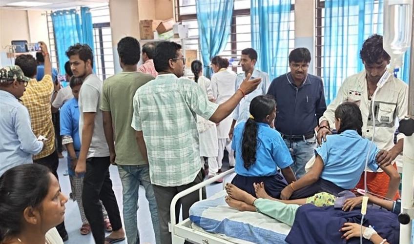 Khabar East:18-children-fall-ill-after-eating-mid-day-meal-in-Nalanda