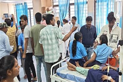 Khabar East:18-children-fall-ill-after-eating-mid-day-meal-in-Nalanda