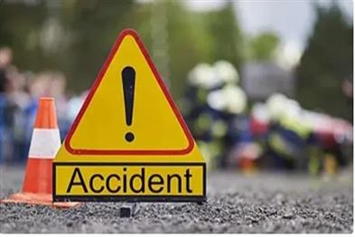 Khabar East:2-Killed-In-Scooty-Truck-Collision-In-Cuttack