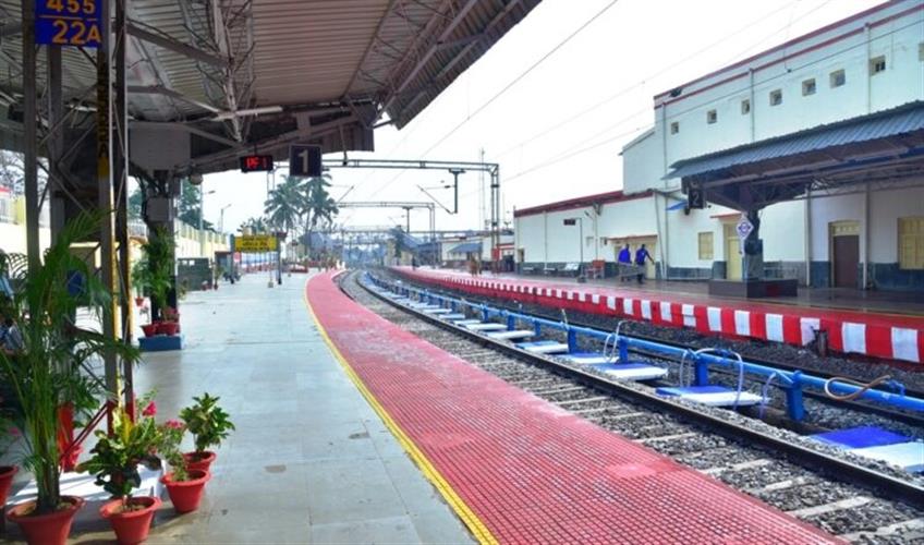 Khabar East:21-Amrit-Bharat-Stations-For-Odisha