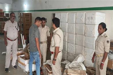 Khabar East:400kg-of-ganja-sent-through-courier-in-fish-boxes-in-Odisha-UP-Judges-address-used-for-delivery