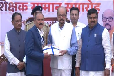 Khabar East:67-teachers-honored-for-outstanding-academic-work-and-services