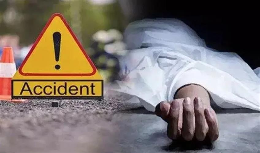 Khabar East:A-road-accident-caused-by-dense-fog-resulted-in-the-death-of-three-people
