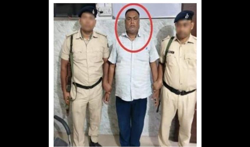 Khabar East:A-senior-clerk-posted-at-the-district-agriculture-office-was-arrested-while-accepting-a-bribe-of-Rs-8000