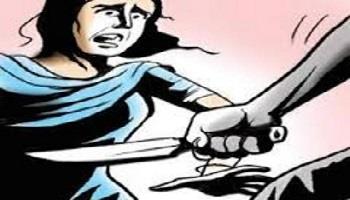 Khabar East:Angry-lover-attacked-with-a-knife-due-to-girlfriends-marriage-being-decided-elsewhere