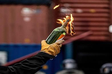 Khabar East:Attacked-with-petrol-bomb-outside-shop-for-not-giving-cigarette