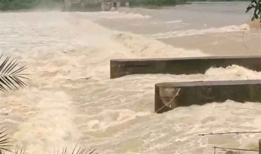 Khabar East:Baitarani-And-Jalka-Rivers-Cross-Danger-Marks-Flood-Threat-Rises-In-Rushikulya