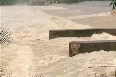 Khabar East:Baitarani-And-Jalka-Rivers-Cross-Danger-Marks-Flood-Threat-Rises-In-Rushikulya