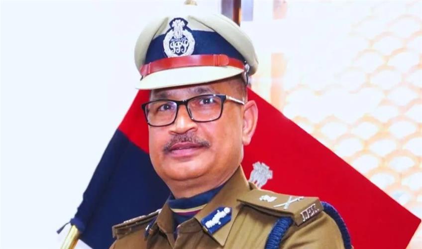 Khabar East:Bihar-DGP-Vinay-Kumar-could-become-the-Chief-Information-Commissioner
