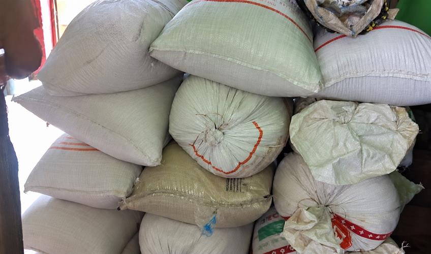 Khabar East:Black-marketing-of-PDS-rice-132-sacks-of-rice-seized-in-raid