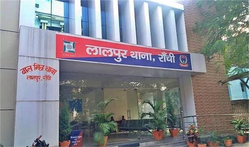 Khabar East:Body-of-retired-officer-found-hanging-from-fan-hook