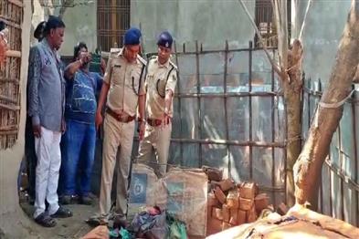 Khabar East:Bomb-blast-in-Araria-childs-hand-blown-off-admitted-in-hospital