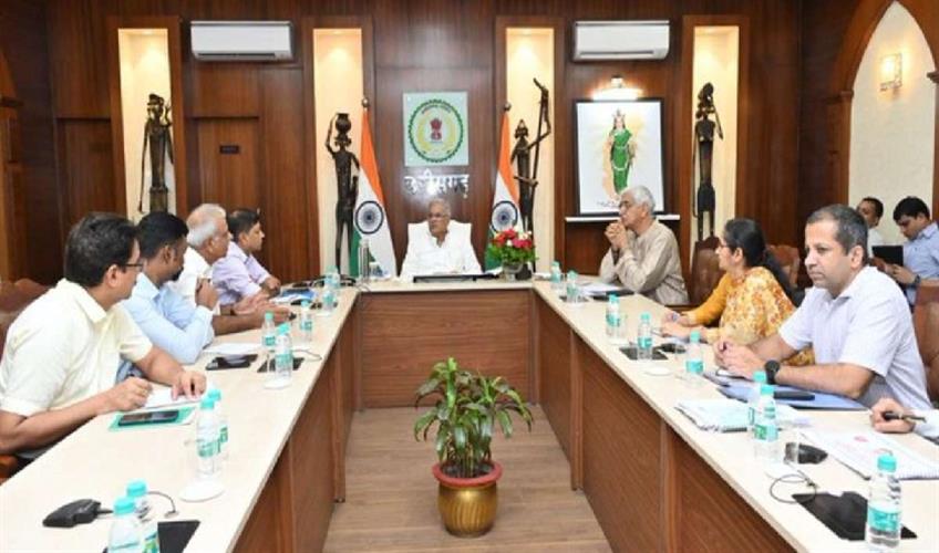 Khabar East:CM-Baghel-took-meeting-of-officers-of-education-and-health-department-for-prevention-of-infection