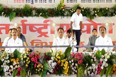 Khabar East:CM-Sai-participated-in-a-mass-yoga-session-in-Ambikapur