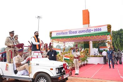 Khabar East:CM-Samrat-Chaudhary-hoisted-the-Tricolour-at-Gandhi-Maidan-for-the-first-time