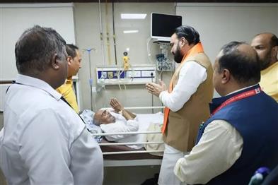 Khabar East:CM-Samrat-reached-the-hospital-and-enquired-about-the-health-of-Vashishtha-Narayan-Singh