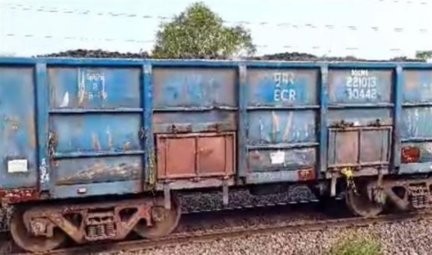 Khabar East:Coal-Laden-Goods-Train-Catches-Fire-In-Odishas-Athagarh
