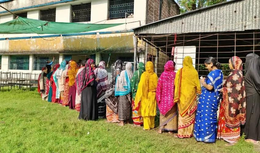Khabar East:Commotion-during-voting-in-Nandigram-From-scuffles-to-detentions