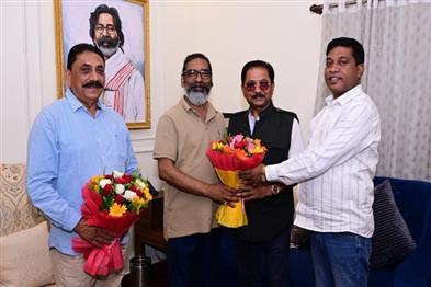 Khabar East:Congress-leader-Dhiraj-Prasad-Sahu-met-Chief-Minister-Hemant