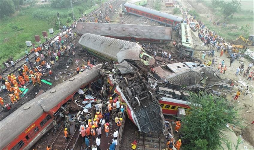 Khabar East:Coromandel-Express-tragedy-CBI-grills-Bahanaga-Station-Master-gatekeeper