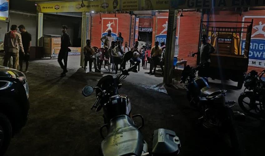 Khabar East:Criminals-firing-at-Congress-leaders-house-police-checking-CCTV