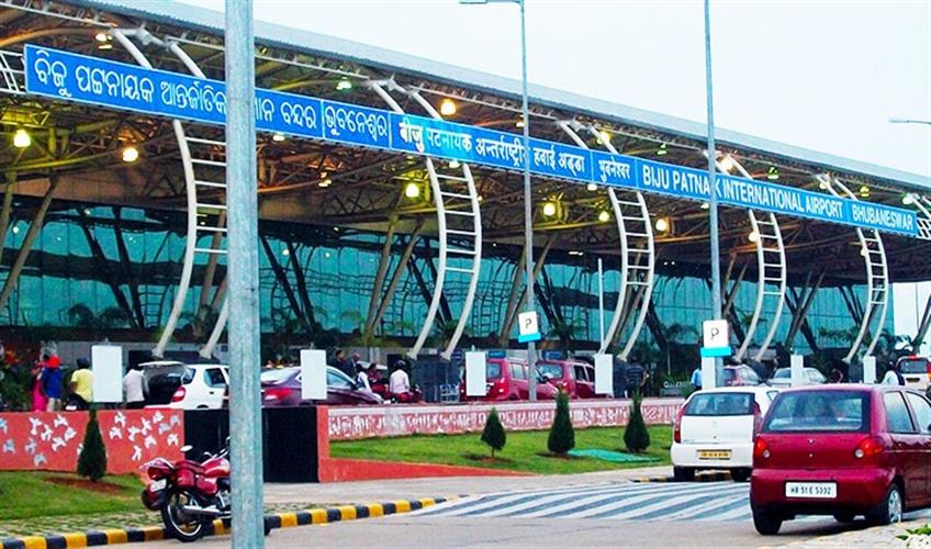 Khabar East:DRI-Seizes-Hydroponic-Weed-Worth-Rs-292-Cr-At-Bhubaneswar-Airport-3-Arrested