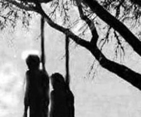 Khabar East:Dead-body-of-two-minors-found-hanging-from-tree-fear-of-suicide-in-love-affair