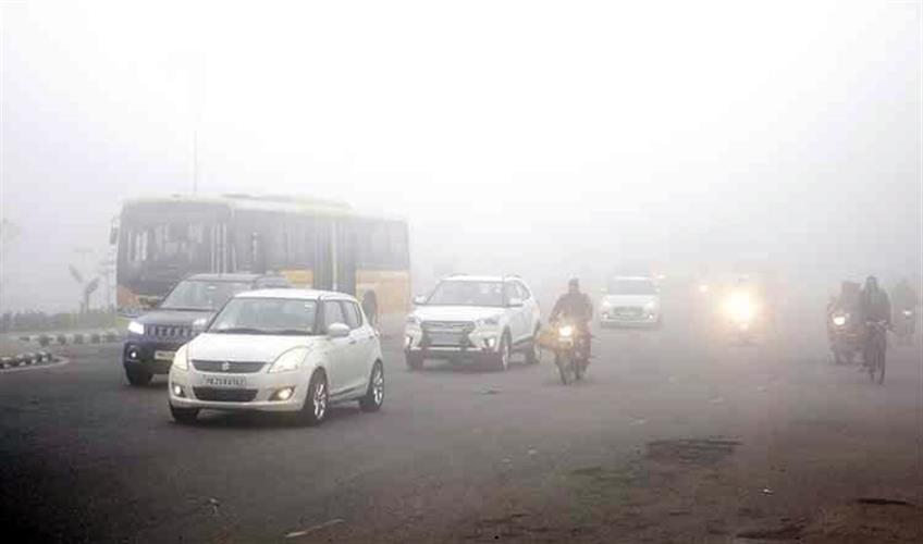 Khabar East:Dense-Fog-Disrupts-Life-In-Twin-City