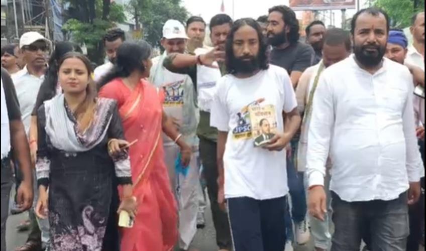 Khabar East:Devendra-Mahtos-journey-caravan-reaches-Giridih-demand-for-concrete-action-raised