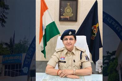 Khabar East:Dhamtaris-new-SP-takes-charge