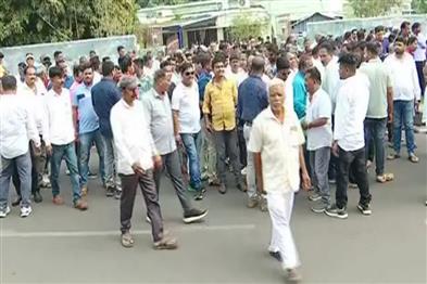 Khabar East:Disgruntled-BJD-workers-revolt-against-party-MLA-swarm-Naveen-Niwas