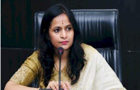 Khabar East:ED-seeks-permission-to-take-IAS-Ranu-Sahu-in-remand-for-14-days