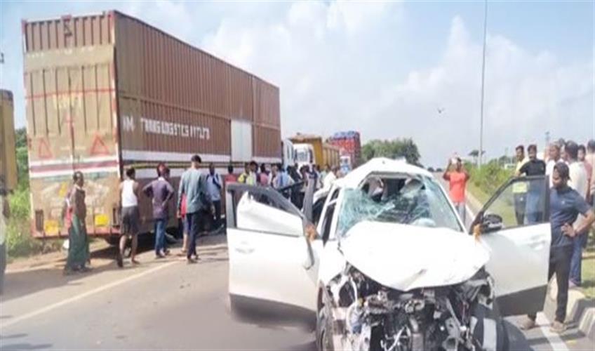 Khabar East:Engineering-student-dies-in-road-accident-five-others-critical