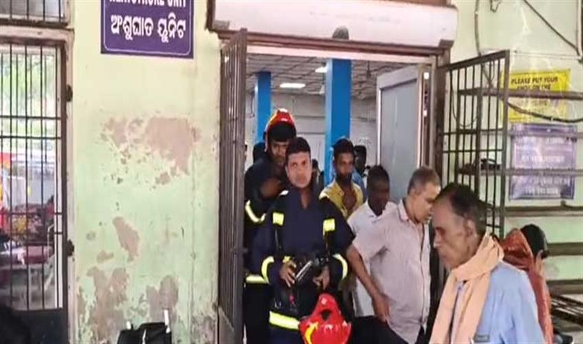 Khabar East:Fire-Breaks-Out-Again-At-Cuttacks-SCB-Hospital-No-Casualties-Reported