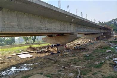 Khabar East:Firing-at-bridge-construction-site-in-Khunti-criminals-defeated-by-workers-solidarity