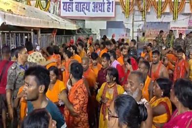 Khabar East:Flood-of-faith-gathered-in-Baba-Dham-on-the-last-Monday-of-Sawan