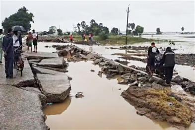 Khabar East:Floods-Wash-Away-Major-Stretch-Of-NH-20-In-Bhadraks-Chandbali