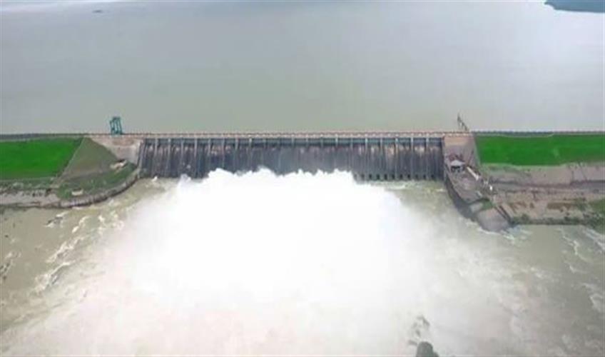 Khabar East:Four-more-gates-of-Hirakud-Dam-are-closed-16-gates-are-open