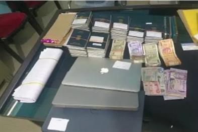 Khabar East:Gang-sending-people-to-Gulf-countries-using-forged-certificates-busted-three-arrested