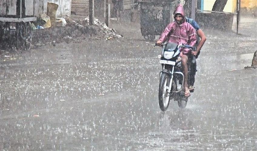 Khabar East:Heavy-rains-occurred-in-many-places-including-the-capital-for-the-next-two-days-of-rain-across-the-state