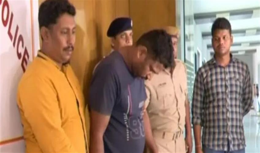 Khabar East:High-profile-robber-who-stayed-in-Taj-Bengal-hotel-arrested