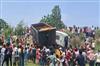 Khabar East:High-speed-Hiva-collided-with-e-rickshaw-three-people-died
