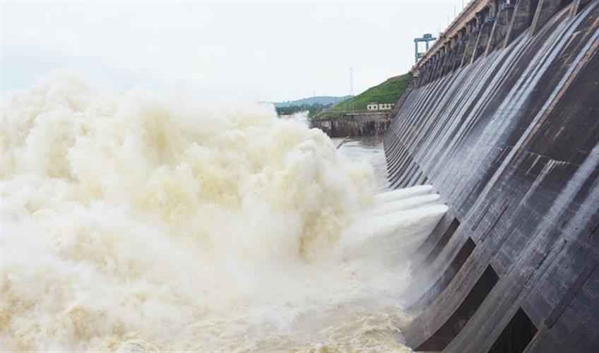 Khabar East:Hirakud-Dam-Opens-Four-Gates-Again-To-Release-Excess-Water-Amid-Heavy-Rain