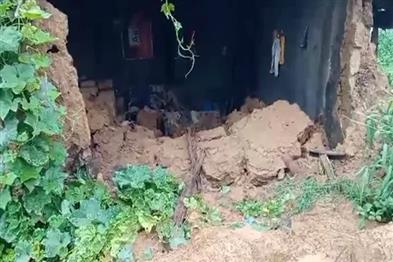 Khabar East:House-Wall-Collapses-Due-To-Heavy-Rain-In-Sundargarh-One-Dead