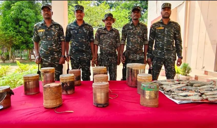 Khabar East:Huge-cache-of-explosives-seized-in-Odisha-Andhra-border-combing-operation-intensified