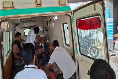 Khabar East:IED-blast-in-Bijapur-one-DRG-jawan-martyred-three-injured