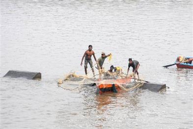 Khabar East:IMD-Warns-Fishermen-Against-Venturing-Into-Sea-Till-September1