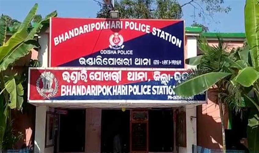 Khabar East:Illegal-SIM-Card-Racket-Busted-In-Bhadrak-2-Arrested
