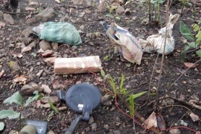 Khabar East:Large-quantity-of-Naxal-material-recovered-with-five-IEDs