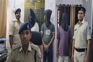 Khabar East:Major-Cyber-​​Fraud-Racket-Busted-Three-Arrested-Including-Mastermind